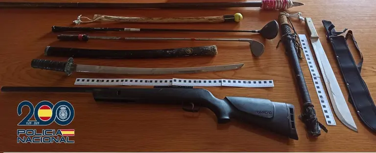 Armas incautadas al desmantelar dos puntos de venta de droga en La L&iacute;nea de la Concepci&oacute;n (C&aacute;diz). - POLIC&Iacute;A NACIONAL