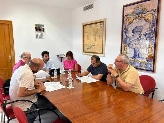 Firma con colectivos cineg&eacute;ticos