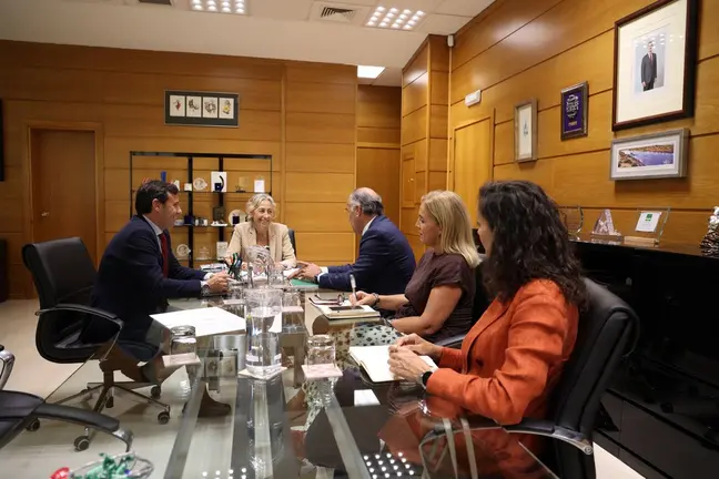 Reuni&oacute;n con la consejera