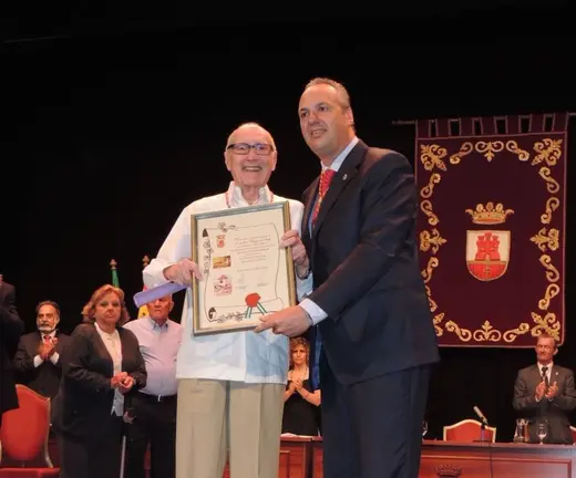 V&aacute;zquez de Sola, junto a Ruiz Boix, cuando fue nombrado Hijo Predilecto de San Roque