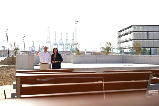 Landaluce y edil de Urbanismo en las obras del lago mar&iacute;timo