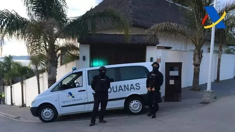 Intervenci&oacute;n de Aduanas en el restaurante Puro Estrecho