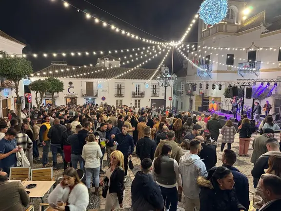 Zambomba en la plaza de la Iglesia