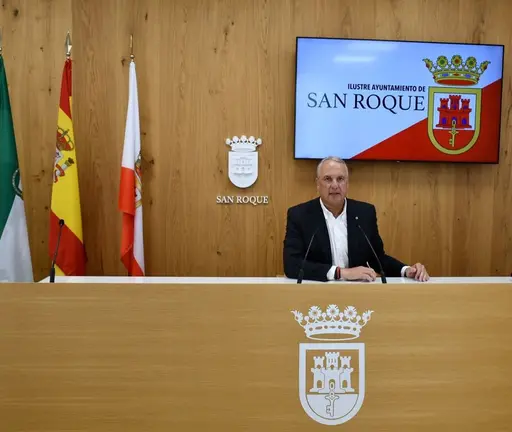 Ruiz Boix comparece ante la prensa en el Ayuntamiento de San Roque