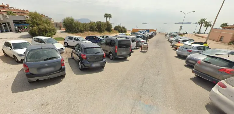 Parking de Los Delfines