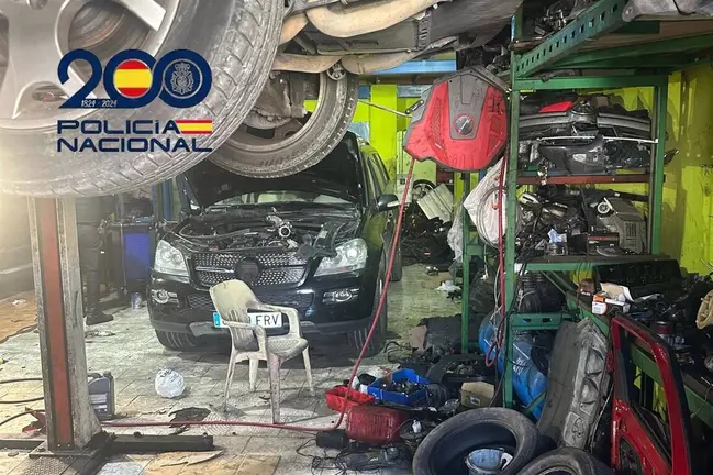 Interior del taller clandestino desmantelado en La L&iacute;nea. - POLIC&Iacute;A NACIONAL