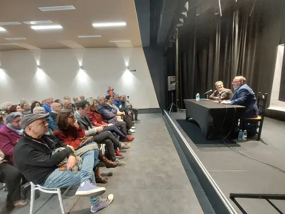 Charla de Pedro El Grana&iacute;no