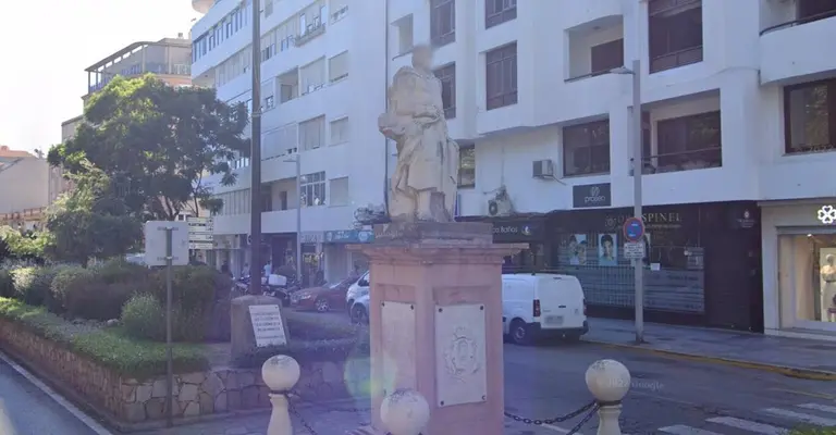 Estatua de Alfonso XI