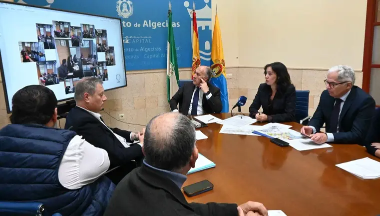 Imagen de la presentaci&oacute;n del proyecto al equipo de Gobierno local