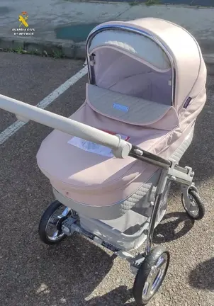 Carro de beb&eacute; robado
