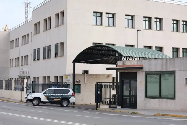 Un todoterreno sale de la Comandancia de C&aacute;diz
