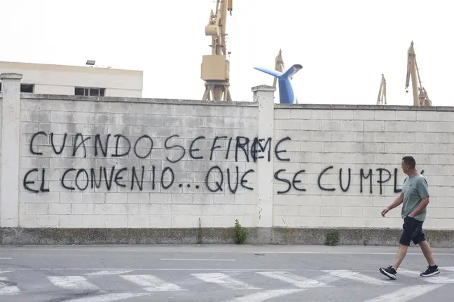 Una pintada durante la huelga del metal