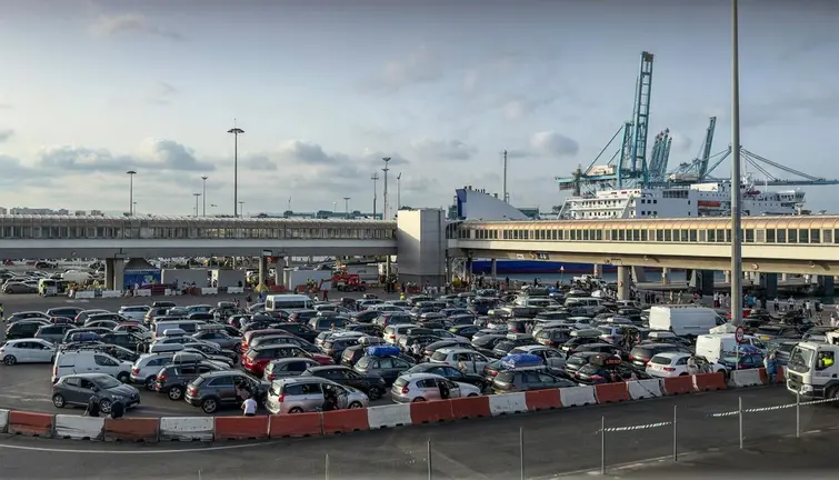 Esperas en el puerto de Algeciras