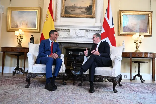 Pedro S&aacute;nchez y Keir Starmer en Downing Street