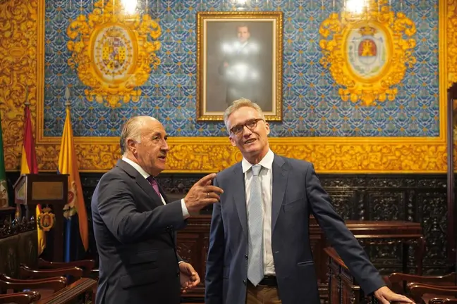 Landaluce, con el embajador brit&aacute;nico