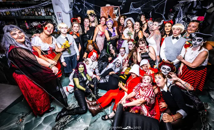 Halloswing. Foto Tomoyuki Hotta