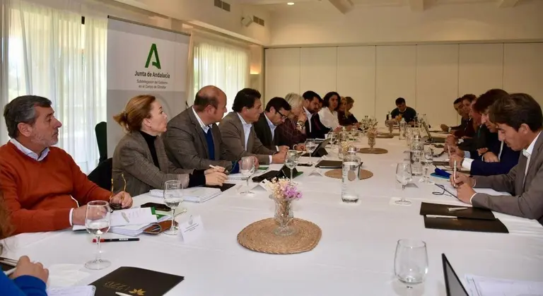 Reuni&oacute;n con la AGI