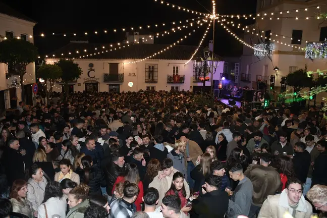 Zambomba en la plaza de la Iglesia