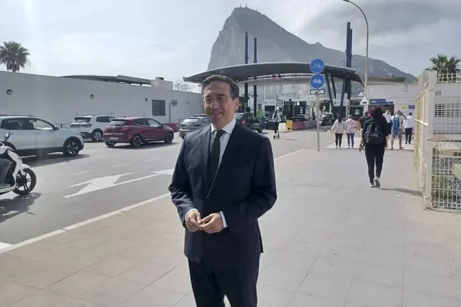 Albares, en la frontera con Gibraltar