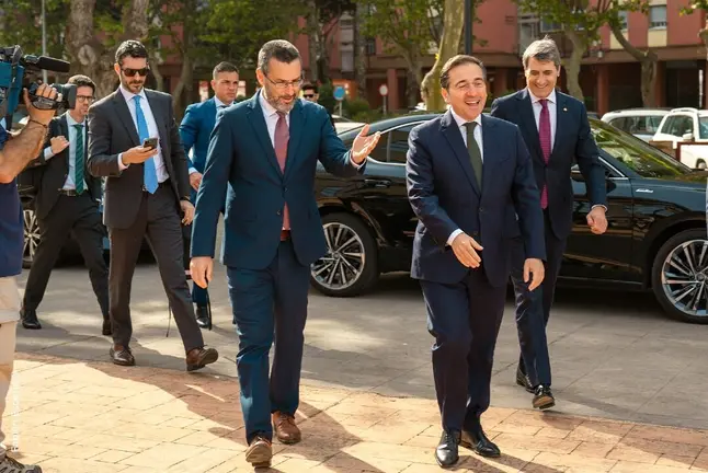Franco, con Albares