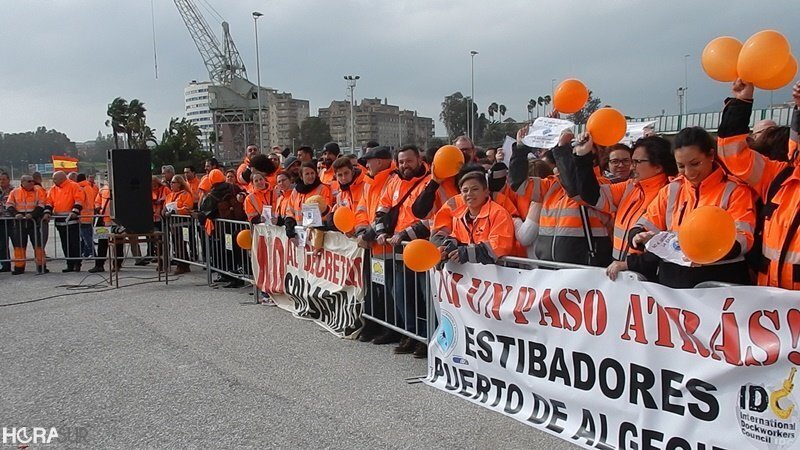 El naranja ha tomado Algecoras para demostrar la unidad de la estiba ante la amenaza de Europa y el Gobierno (1)
