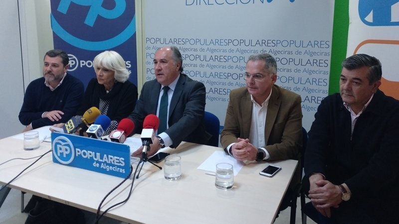 Candón, Martínez, Landaluce, Muñoz y Fernández en la rueda de prensa