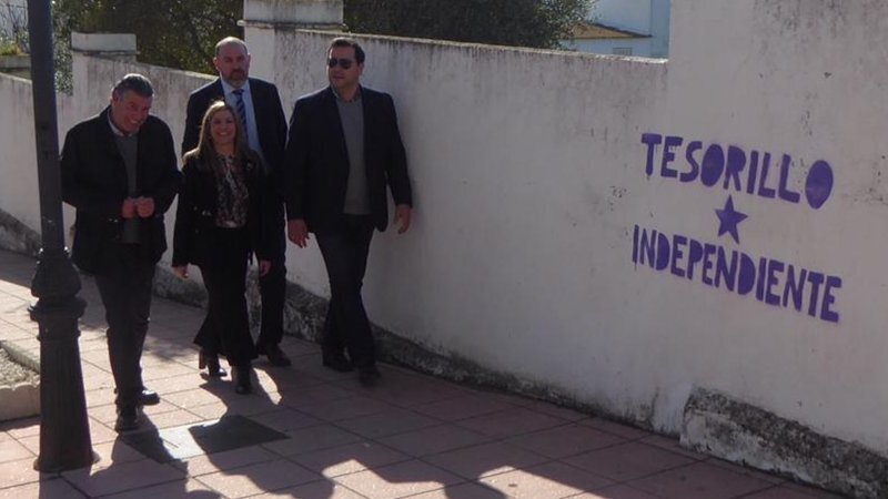 Irene García junto a miembros de Diputación en Tesorillo
