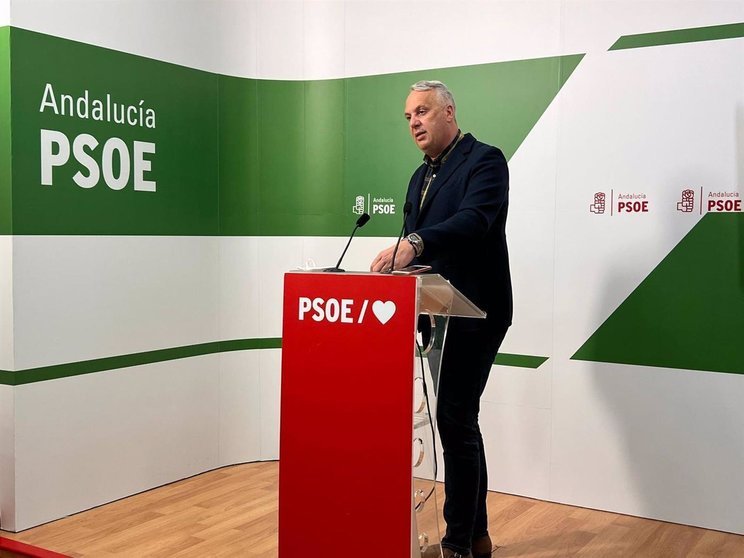 Ruiz Boix en rueda de prensa - PSOE