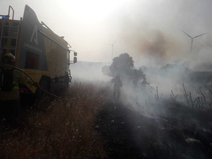 Imagen del incendio en Tarifa - INFOCA