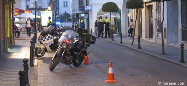Policia Local en calle Sevilla