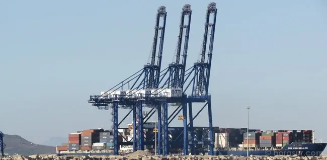 Gruas de TTIA en el Puerto de Algeciras