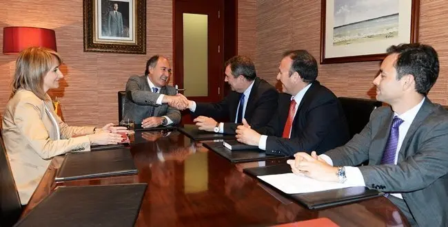 firma comvenio cesion de la sala de exposiciones cajasur