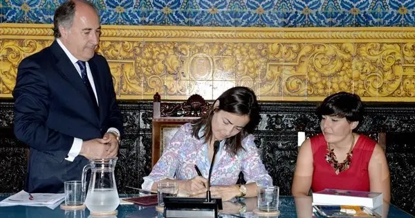 visita-de-la-directora-general-de-trafico-maria-segui