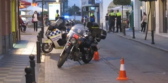 Policia Local en calle Sevilla