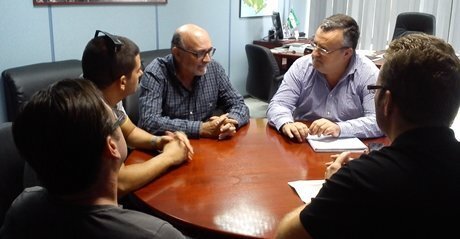 Foto reunion con Lloret y trabajadores NGS noviembre 2014