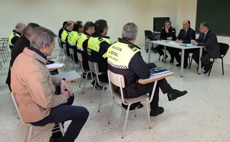 reunion con los mandos de la policia local