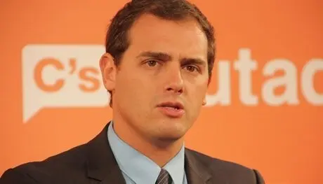 Albert-Rivera-en-rueda-de-pren_54388545511_54028874188_960_639
