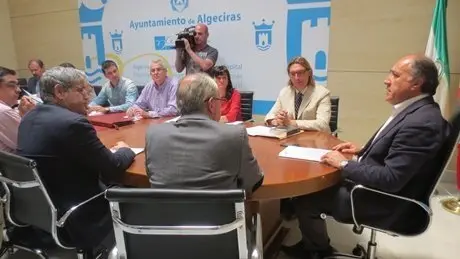 REUNION DE LA MESA DEL COMERCIO