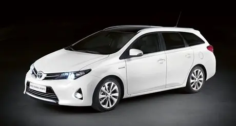 toyota-auris-touring-sports
