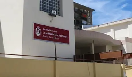 fachada escuela sanchez verdu