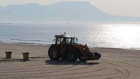 Tractor Playa Getares  (1)