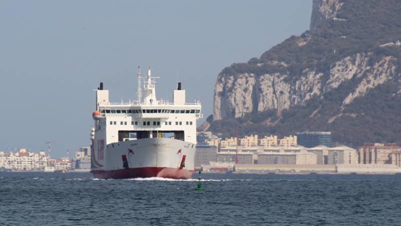 Ferry de FRS entrando en Algeciras