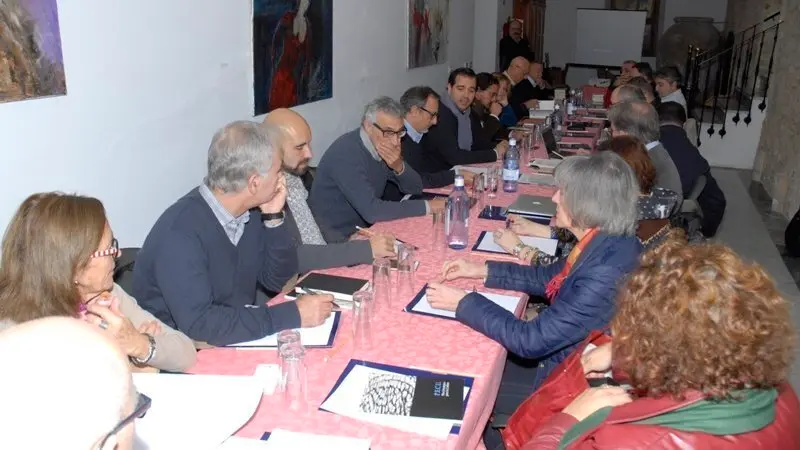 Reuni&oacute;n en Medina