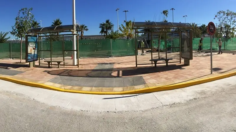 Acceso Central. Parada de Autob&uacute;s