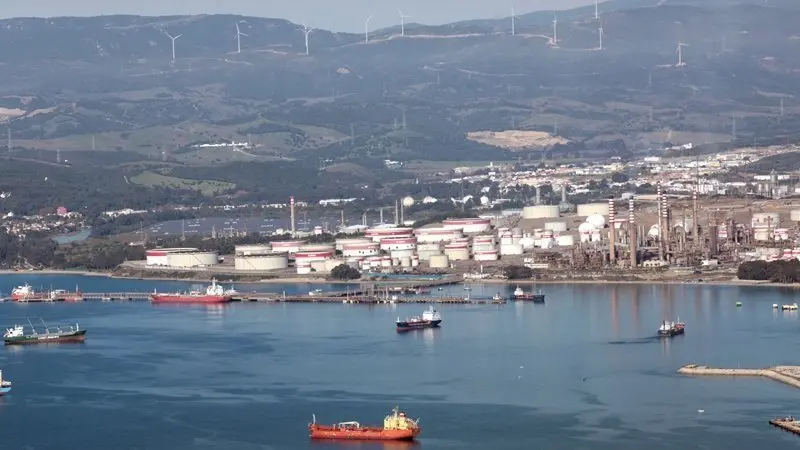 Vista a&eacute;rea de la Refiner&iacute;a Cepsa