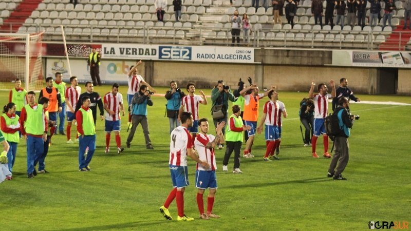 El Algeciras ha celebrado la victoria en el terreno de juego
