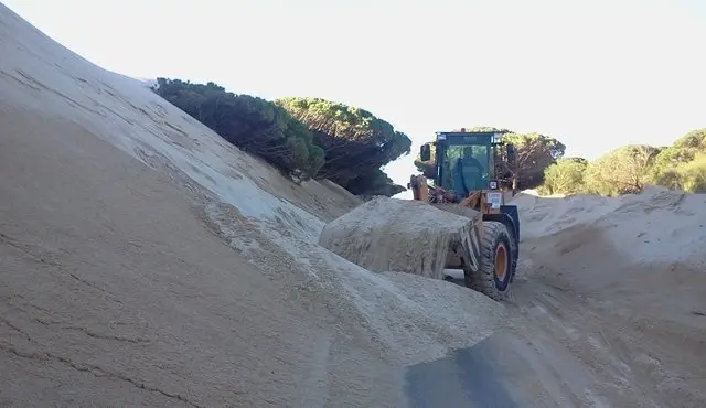 Duna Valdevaqueros excavadora