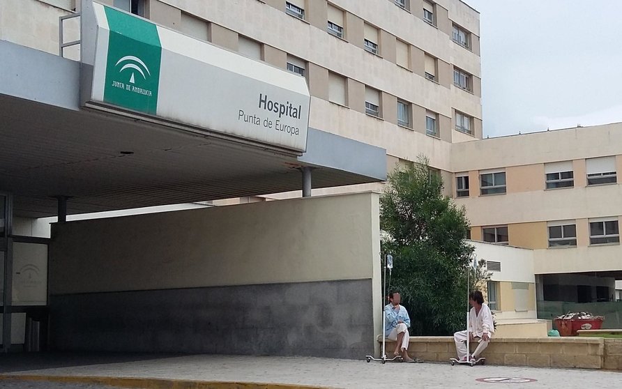 Principal Hospital Punta Europa Enfermos Puerta Ago2015