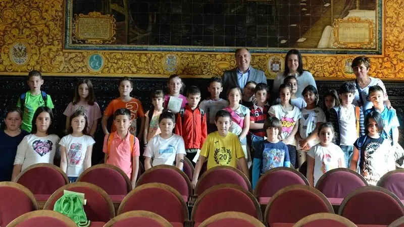 VISITA SALON DE PLENOS COLEGIO MEDITERRANEO