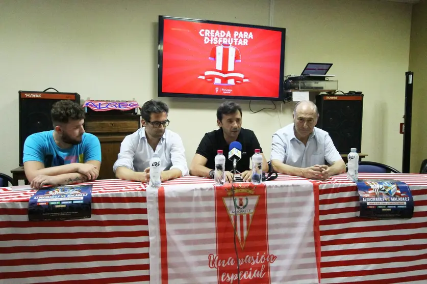PRESENTACION-DE-LA-NUEVA-EQUIPACION-DEL-ALGECIRAS-CLUB-DE-FUTBOL.JPG_1989614276